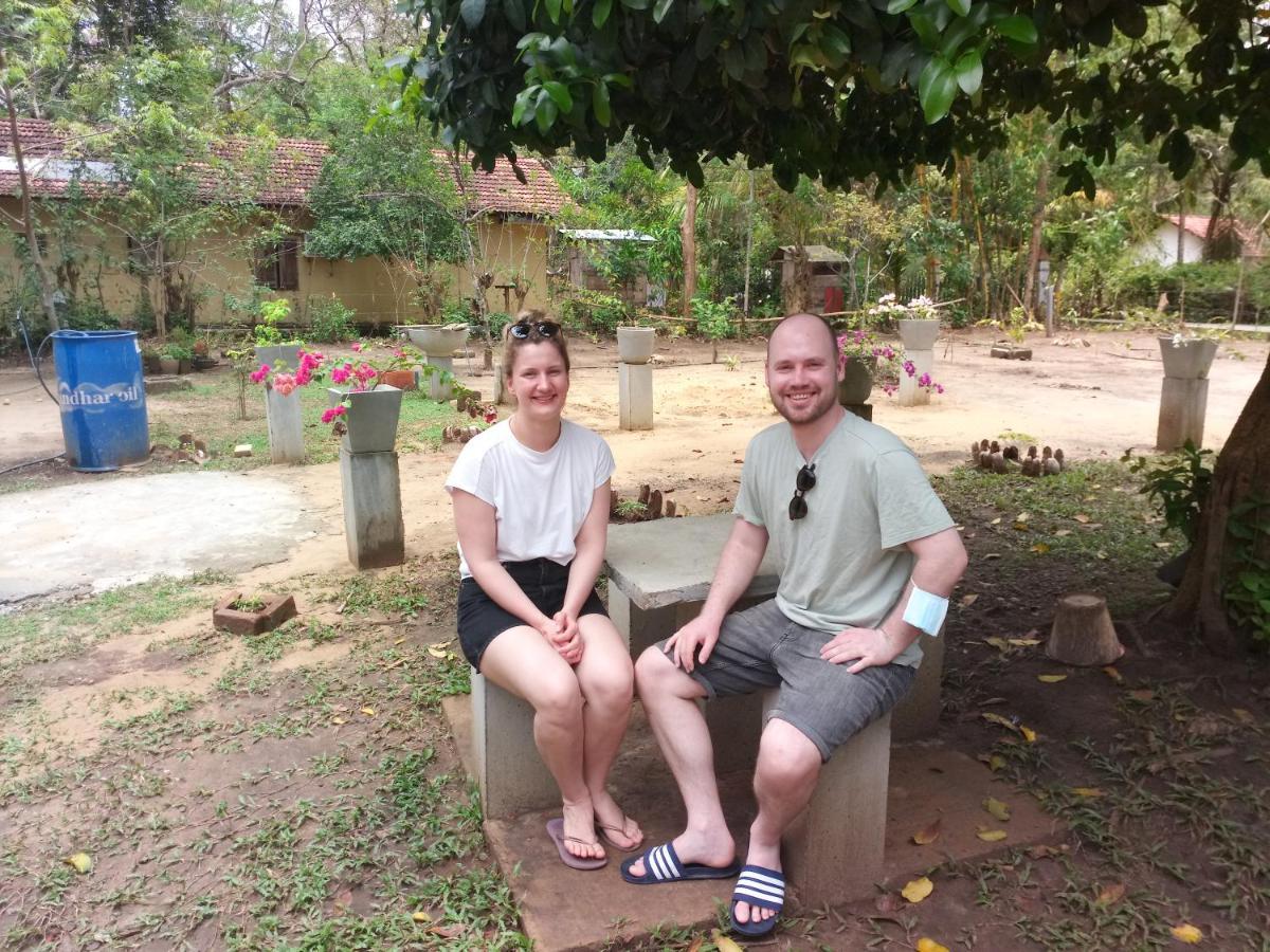 Silent Peacock Villa And Peacock Cafe แทนกาลเล ภายนอก รูปภาพ